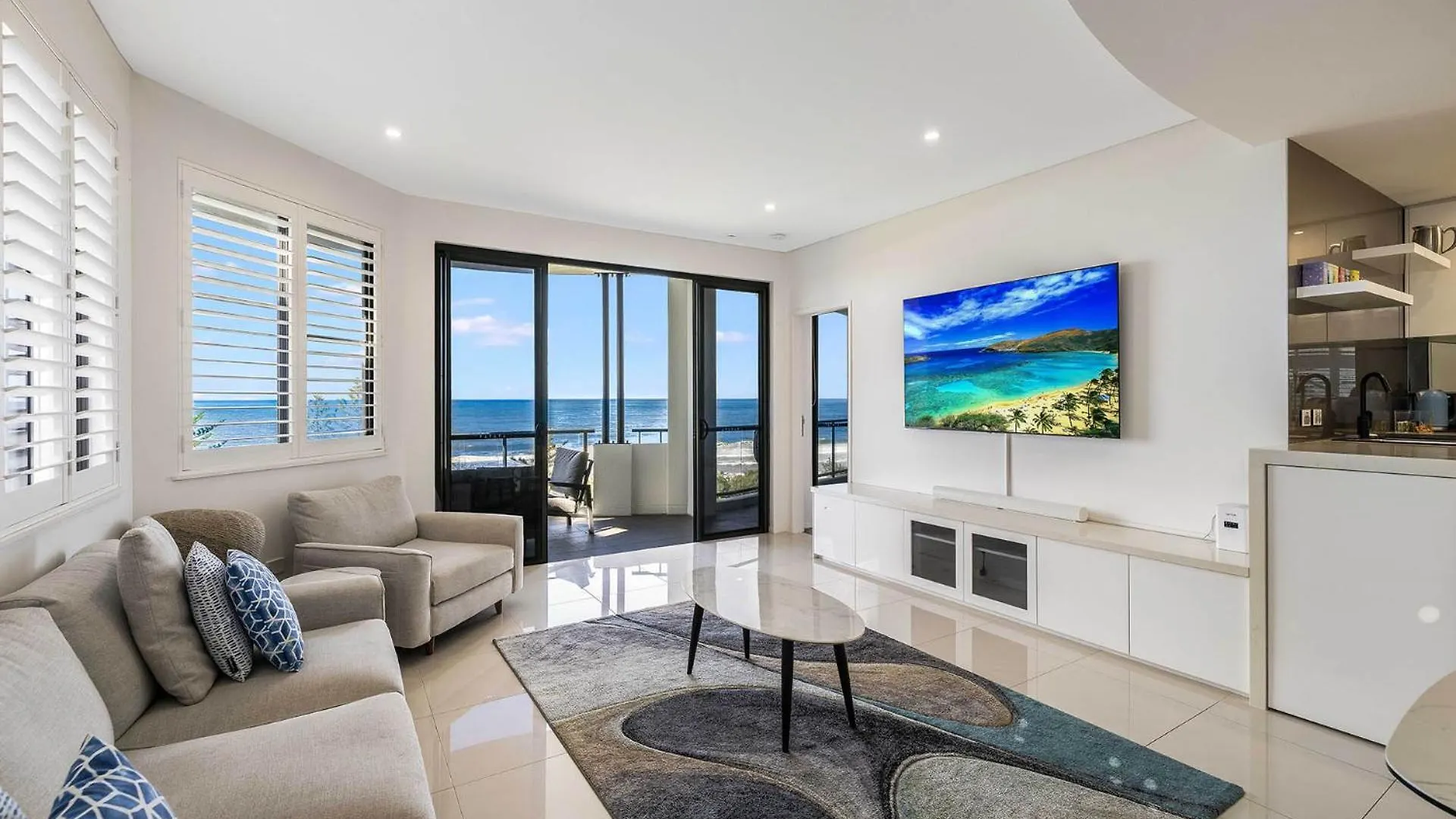 **** Resort Meridian Alex Beach Apartments Alexandra Headland Australia