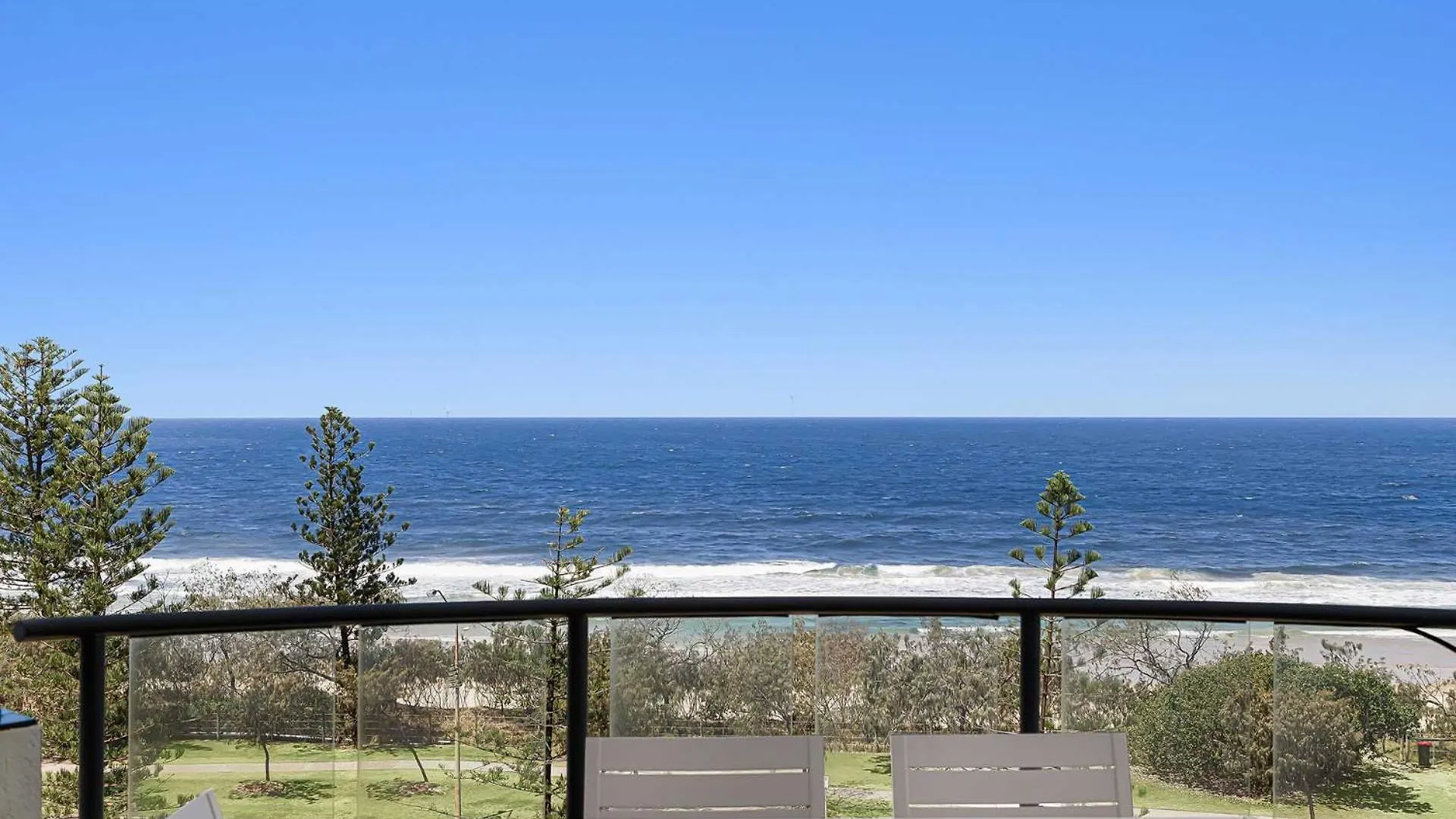 **** Resort Meridian Alex Beach Apartments Alexandra Headland Australia